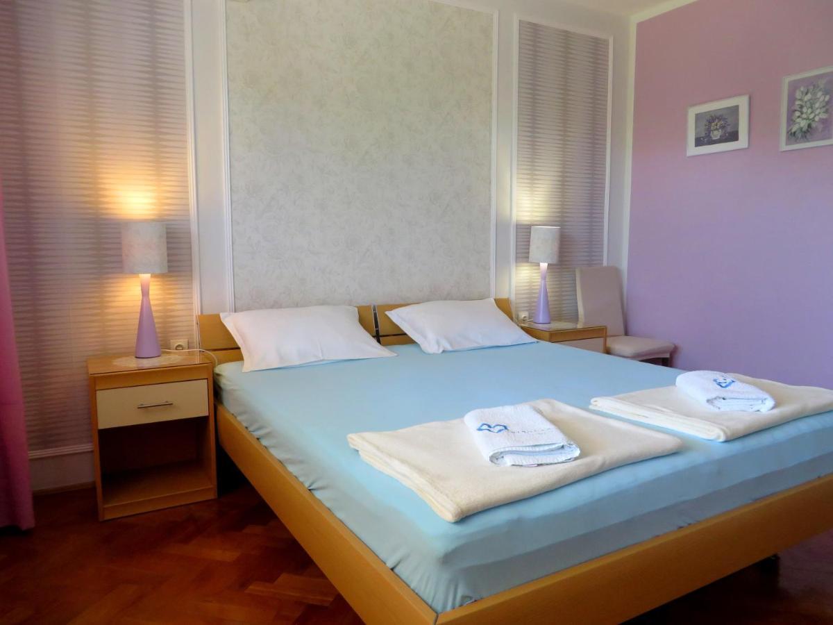 Beach Apartments Roza - The Garden Apartment Biograd Na Moru Exteriér fotografie